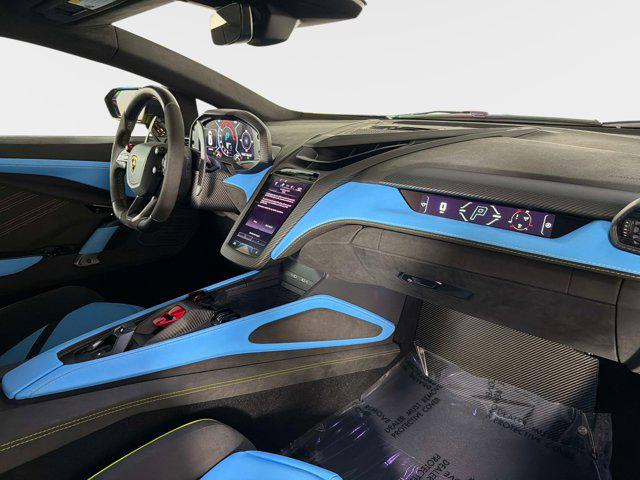 2025 Lamborghini Revuelto Base