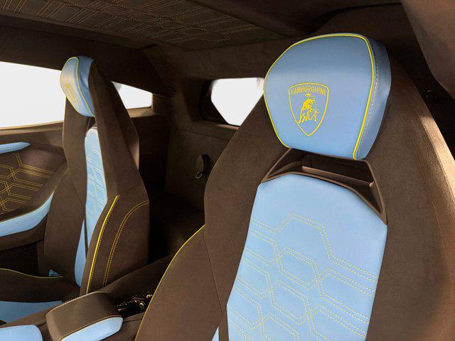 2025 Lamborghini Revuelto Base