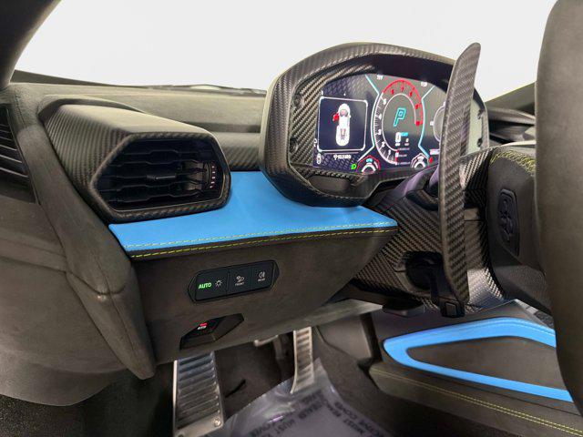 2025 Lamborghini Revuelto Base