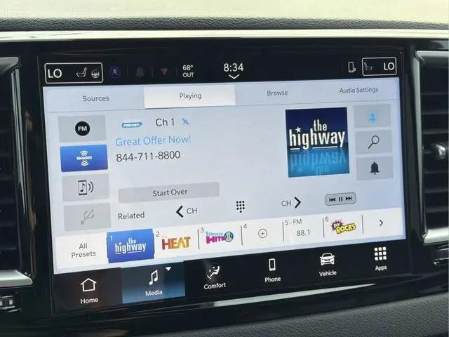 2026 Chrysler Pacifica Select