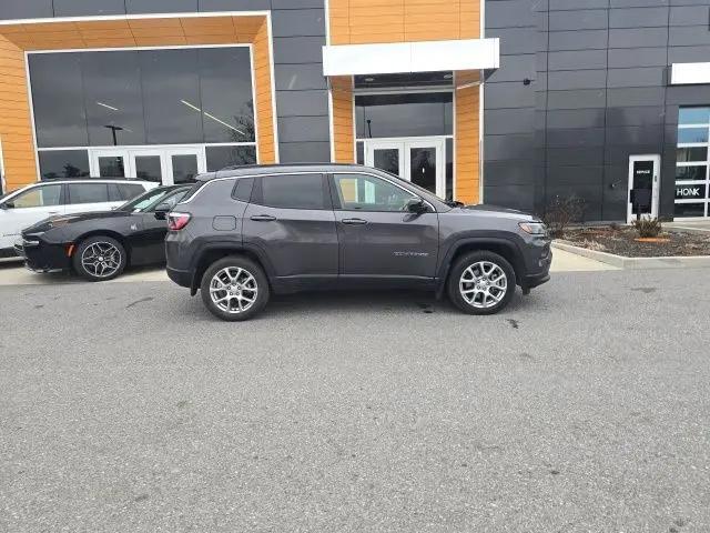 2024 Jeep Compass Latitude Lux FWD