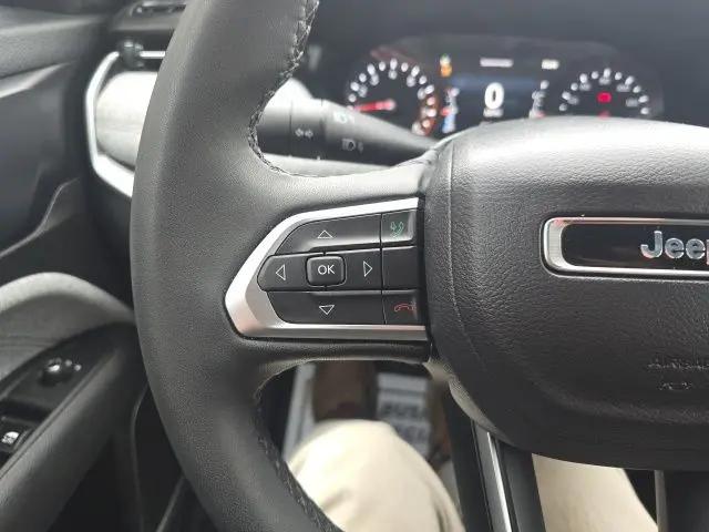 2024 Jeep Compass Latitude Lux FWD