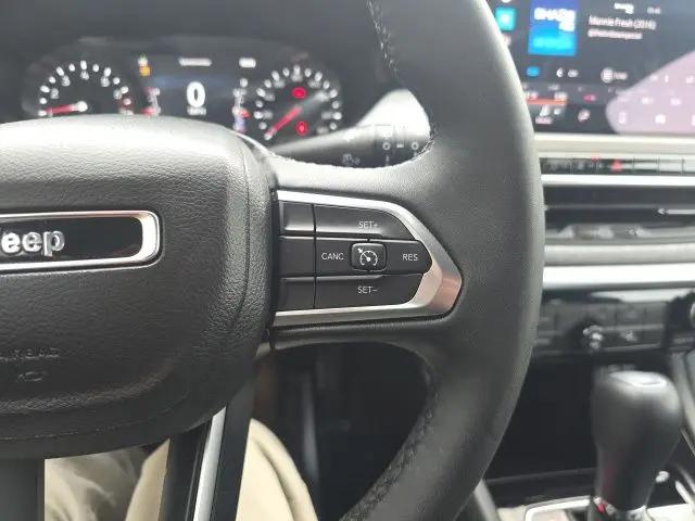 2024 Jeep Compass Latitude Lux FWD