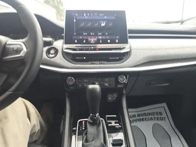 2024 Jeep Compass Latitude Lux FWD