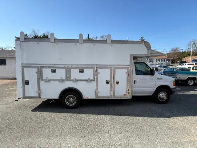 2006 Ford E-450 Cutaway E-450