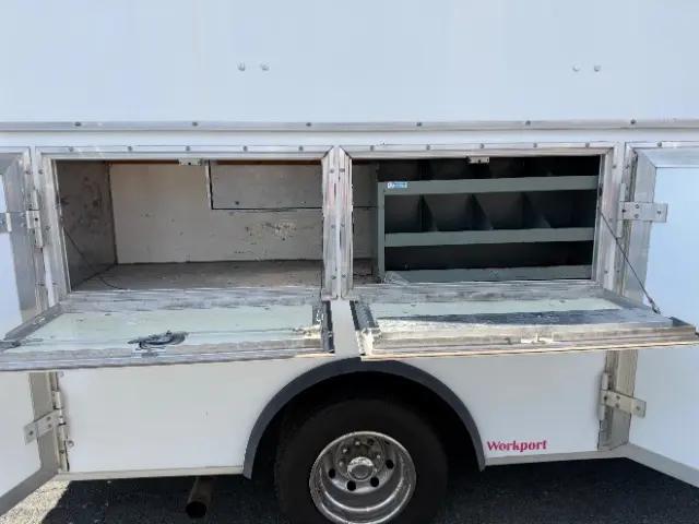 2006 Ford E-450 Cutaway E-450