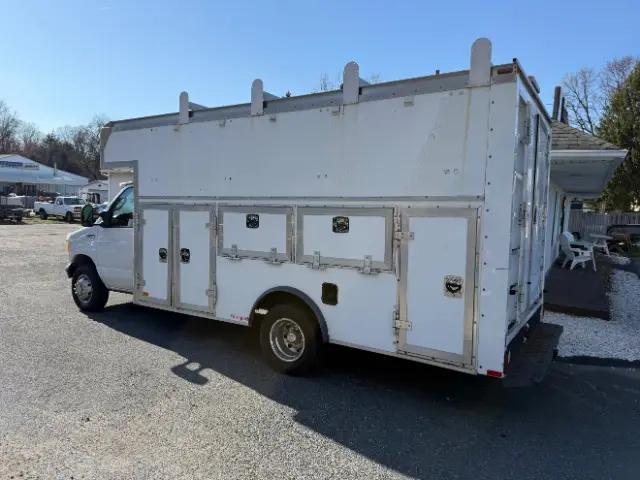2006 Ford E-450 Cutaway E-450