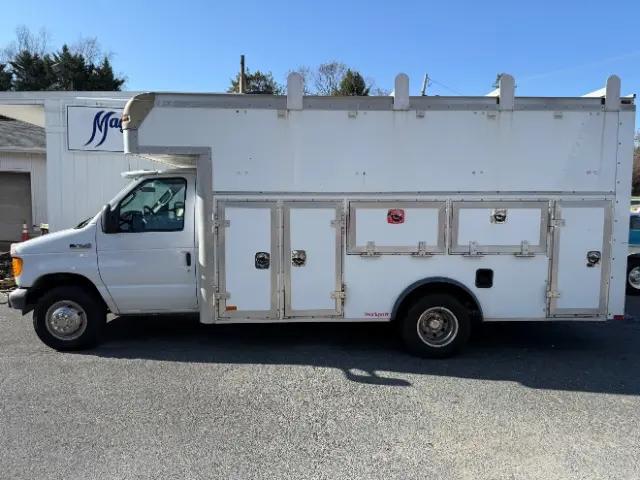 2006 Ford E-450 Cutaway E-450
