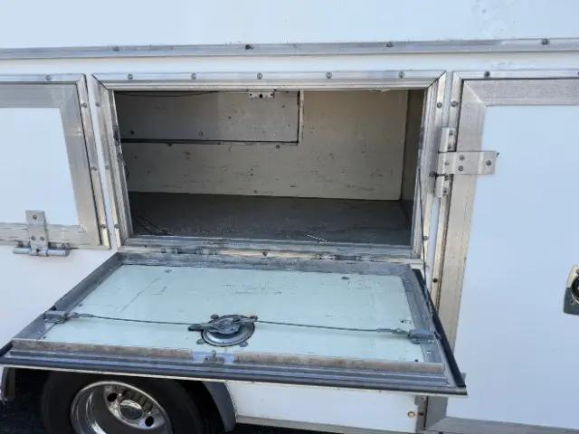 2006 Ford E-450 Cutaway E-450