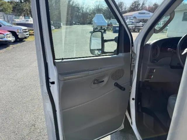 2006 Ford E-450 Cutaway E-450