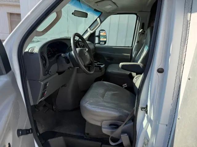 2006 Ford E-450 Cutaway E-450