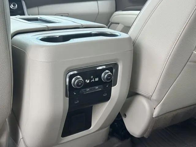 2024 GMC Yukon 4WD Denali