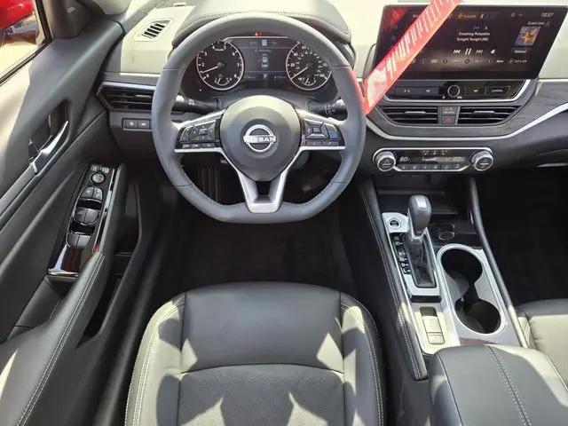 2025 Nissan Altima SL FWD