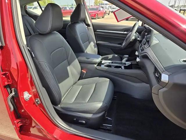 2025 Nissan Altima SL FWD