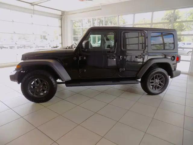 2025 Jeep Wrangler 4-Door Summit 4x4