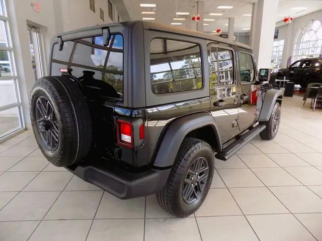 2025 Jeep Wrangler 4-Door Summit 4x4