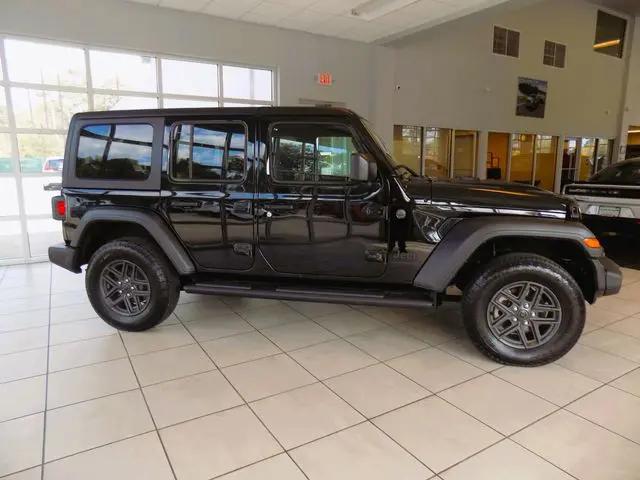 2025 Jeep Wrangler 4-Door Summit 4x4