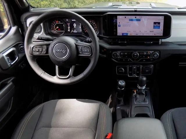 2025 Jeep Wrangler 4-Door Summit 4x4