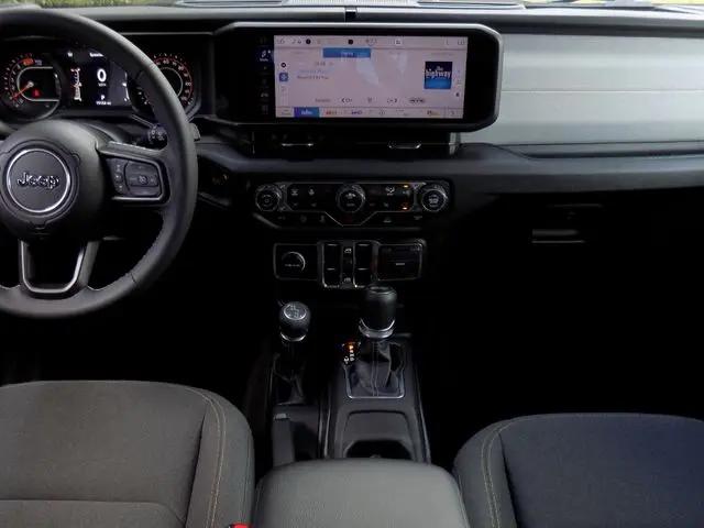 2025 Jeep Wrangler 4-Door Summit 4x4