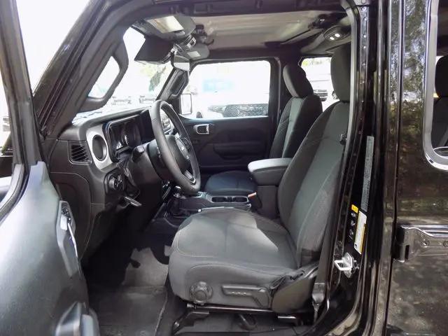 2025 Jeep Wrangler 4-Door Summit 4x4