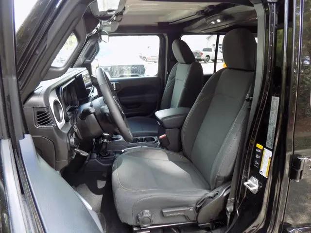 2025 Jeep Wrangler 4-Door Summit 4x4