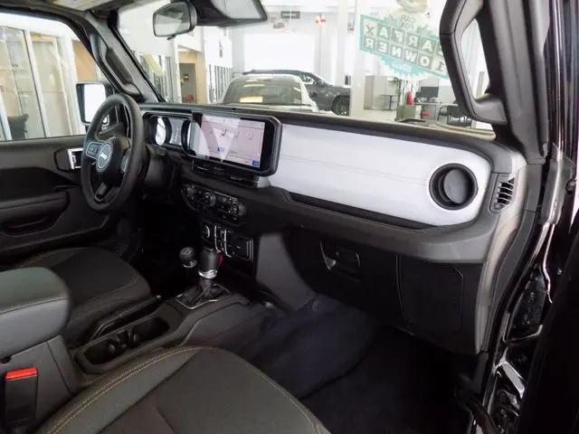 2025 Jeep Wrangler 4-Door Summit 4x4