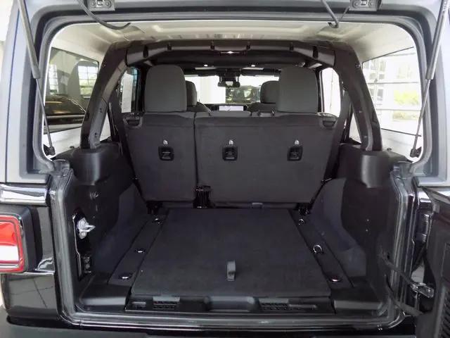 2025 Jeep Wrangler 4-Door Summit 4x4