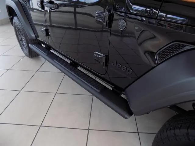 2025 Jeep Wrangler 4-Door Summit 4x4