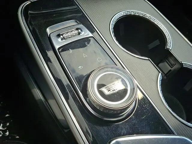2024 Cadillac iQ Luxury w/1SC