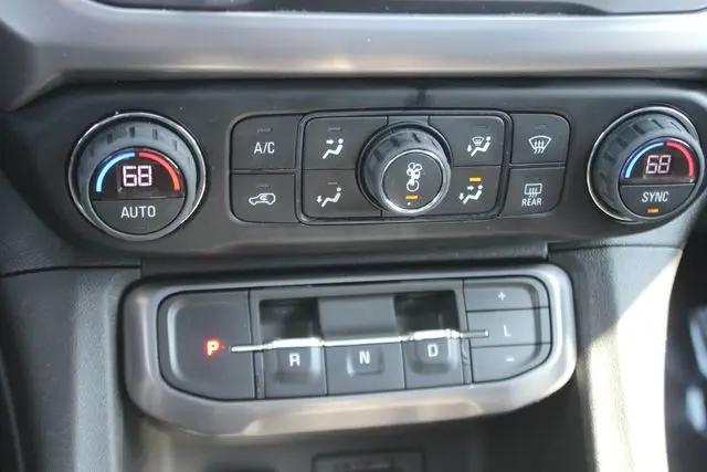 2021 GMC Acadia AWD AT4