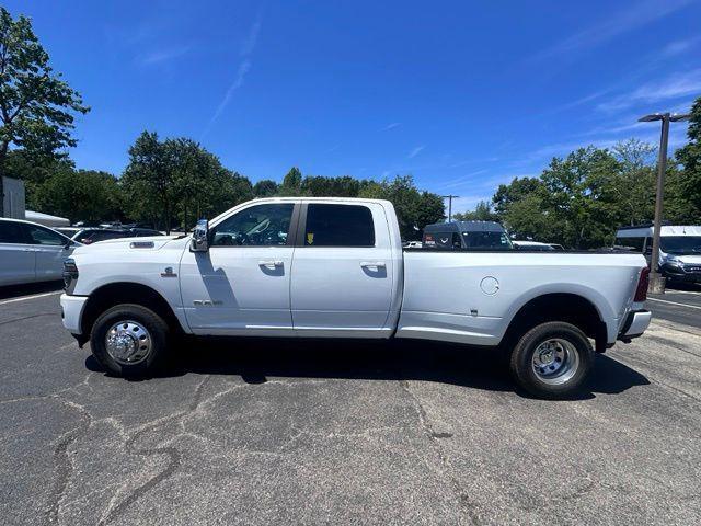 2026 RAM Ram 3500 RAM 3500 LARAMIE CREW CAB 4X4 8 BOX