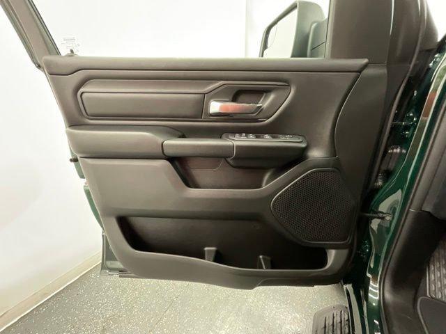 2026 Ram 1500 Express Crew Cab 4x4 5'7" Box