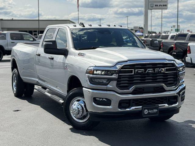 2026 RAM Ram 3500 RAM 3500 TRADESMAN CREW CAB 4X4 8 BOX