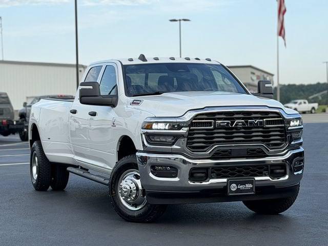 2026 RAM Ram 3500 RAM 3500 TRADESMAN CREW CAB 4X4 8 BOX
