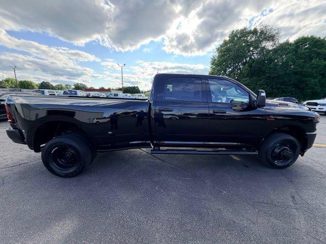 2026 RAM Ram 3500 RAM 3500 TRADESMAN CREW CAB 4X4 8 BOX