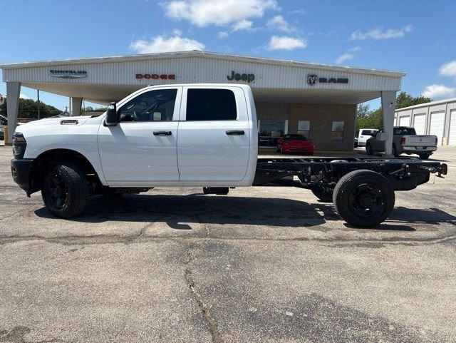 2026 RAM Ram 3500 Chassis Cab RAM 3500 TRADESMAN CREW CAB CHASSIS 4X4 60 CA