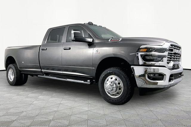 2026 RAM Ram 3500 RAM 3500 TRADESMAN CREW CAB 4X4 8 BOX