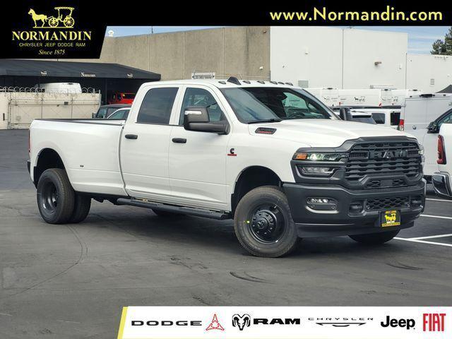 2026 RAM Ram 3500 RAM 3500 TRADESMAN CREW CAB 4X4 8 BOX