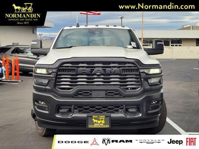 2026 RAM Ram 3500 RAM 3500 TRADESMAN CREW CAB 4X4 8 BOX