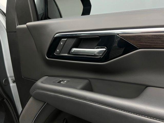 2025 Chevrolet Suburban 4WD Z71