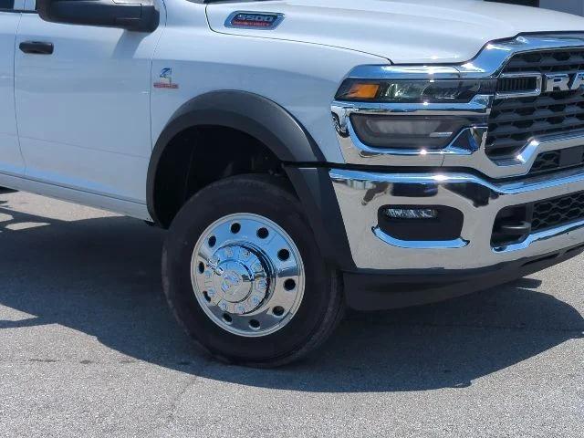 2026 RAM 5500 Chassis RAM 5500 TRADESMAN CHASSIS CREW CAB 4X4 84 CA