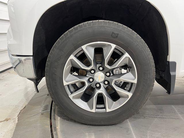 2022 Chevrolet Silverado 1500 4WD Crew Cab Short Bed LT with 2FL