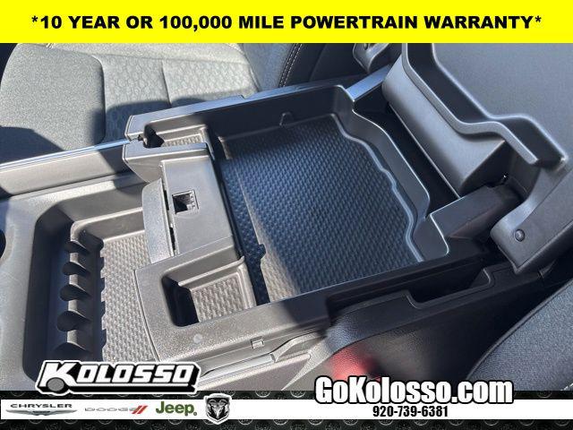 2026 Ram 1500 Express Crew Cab 4x4 5'7" Box