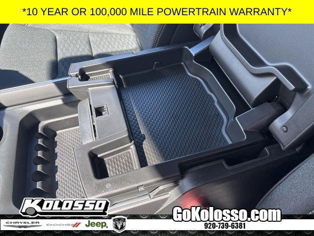 2026 Ram 1500 Express Crew Cab 4x4 57 Box