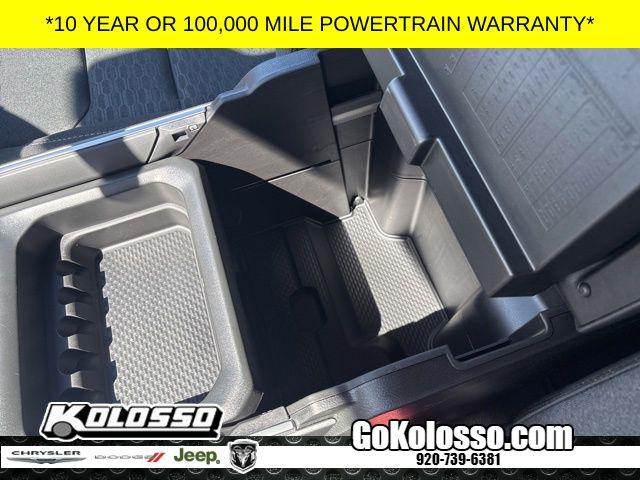 2026 Ram 1500 Express Crew Cab 4x4 57 Box
