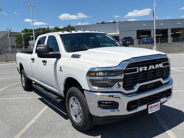 2026 RAM Ram 3500 RAM 3500 TRADESMAN CREW CAB 4X4 8 BOX