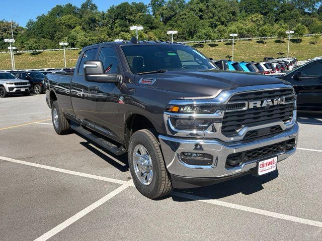 2026 RAM Ram 3500 RAM 3500 TRADESMAN CREW CAB 4X4 8 BOX
