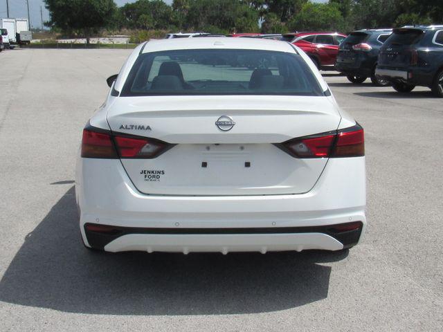 2025 Nissan Altima SV FWD