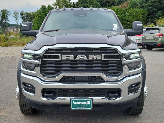 2026 RAM 5500 Chassis RAM 5500 TRADESMAN CHASSIS CREW CAB 4X4 84 CA