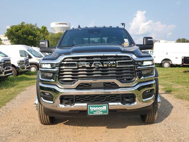 2026 RAM 5500 Chassis RAM 5500 TRADESMAN CHASSIS CREW CAB 4X4 84 CA